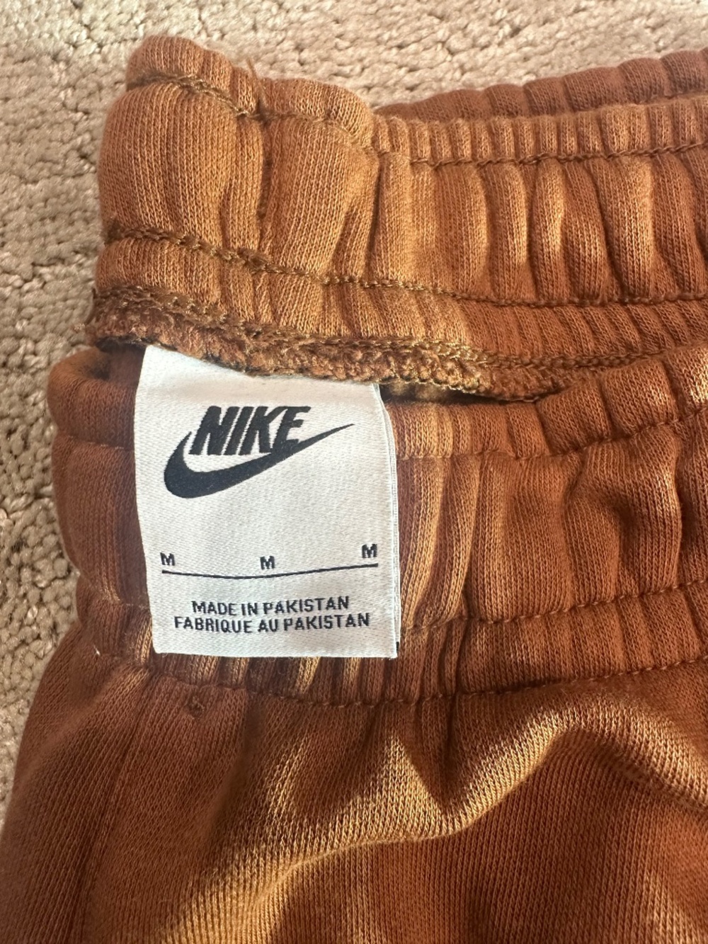 Nike - Picture 2 of 6